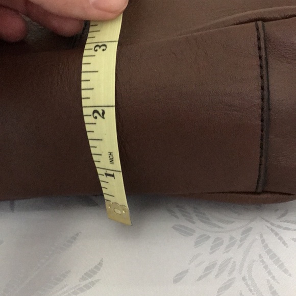 Etienne Aigner genuine leather crossbody bag - Picture 13 of 13